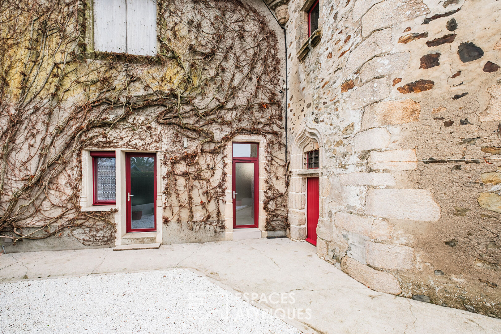 13th century dwelling to be restored and its two lodgings