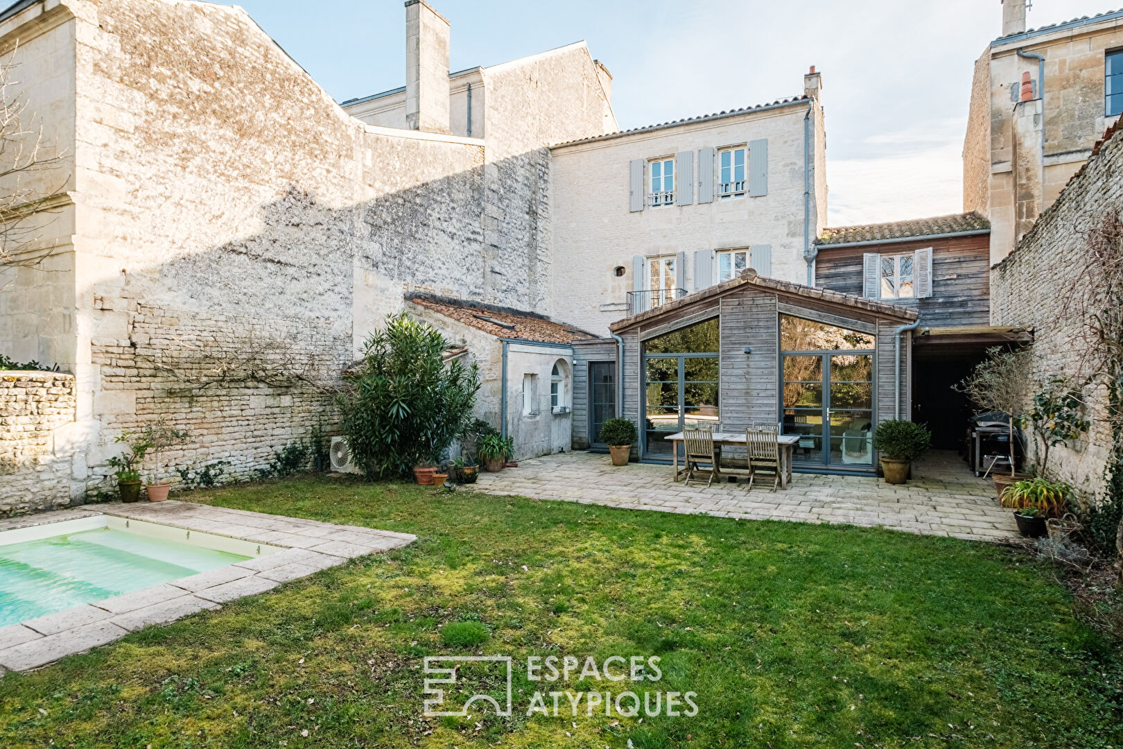 Elegant townhouse near Les Halles