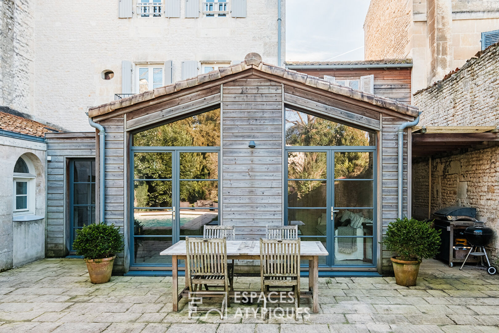 Elegant townhouse near Les Halles