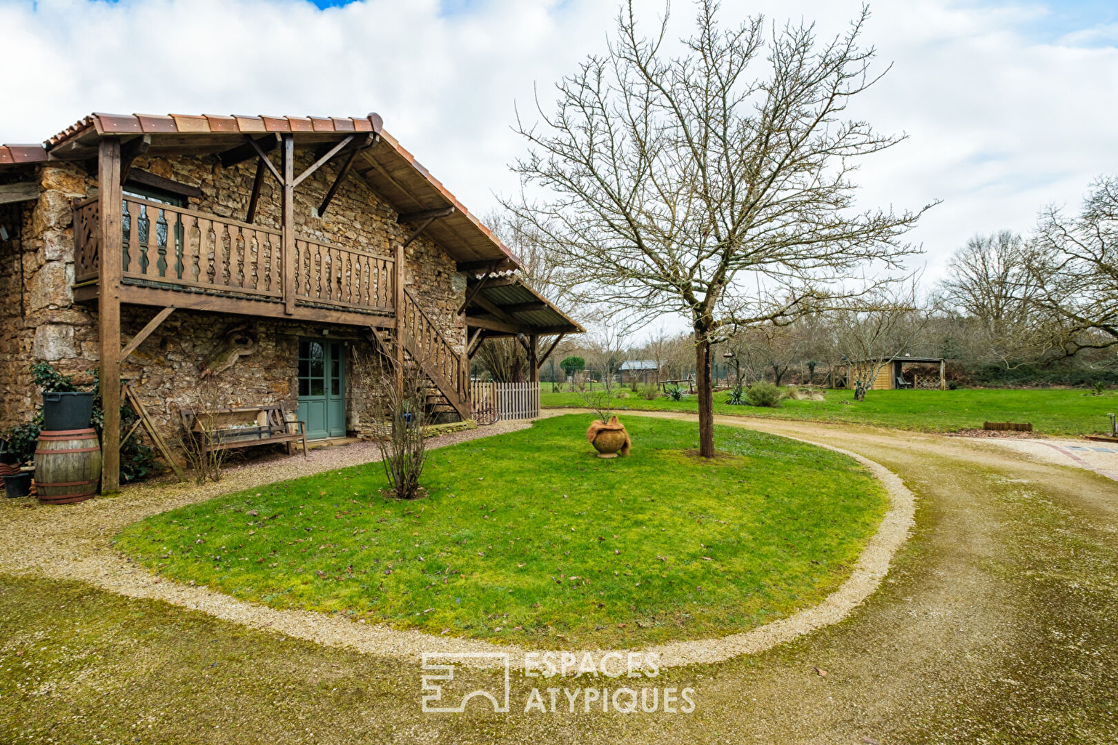 Cocoon in the heart of the countryside and its gîte