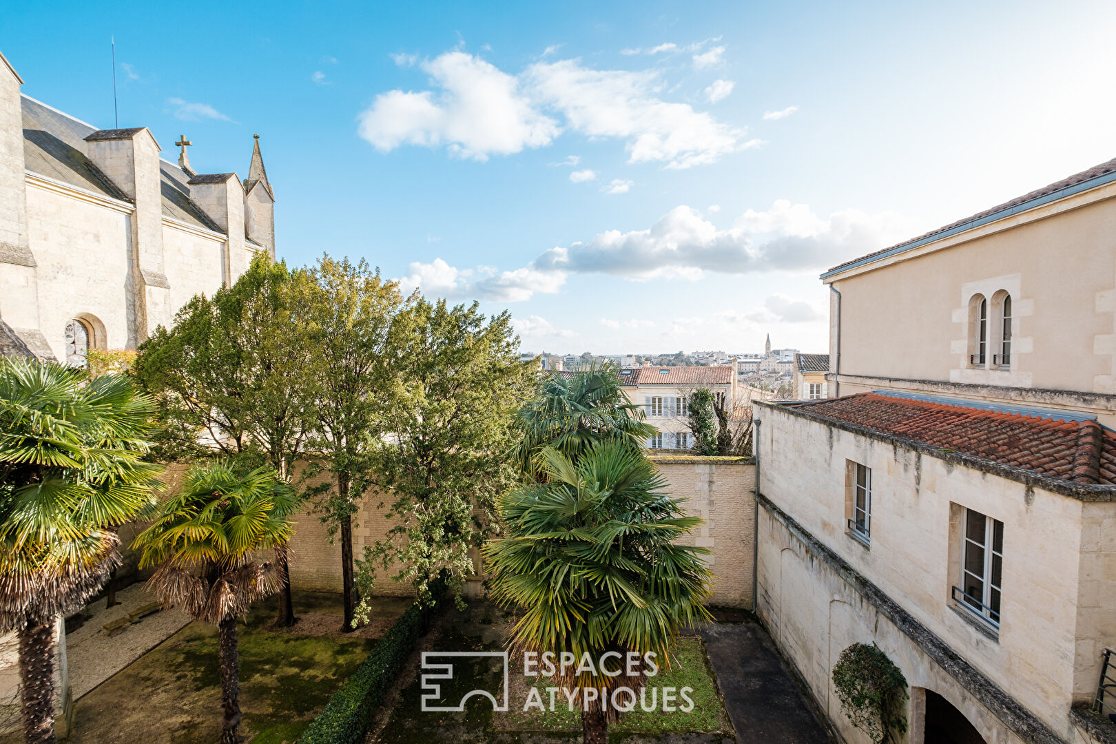 Charming apartment in the heart of an ancient monastery