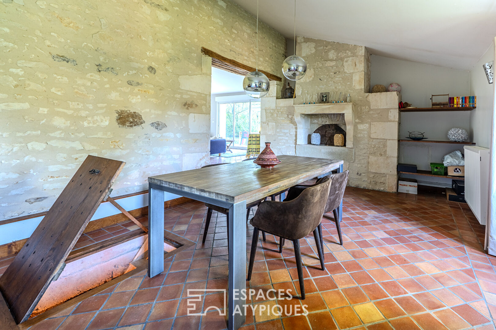 Maison familiale en pierre dans son parc arboré de 1,3 hectares