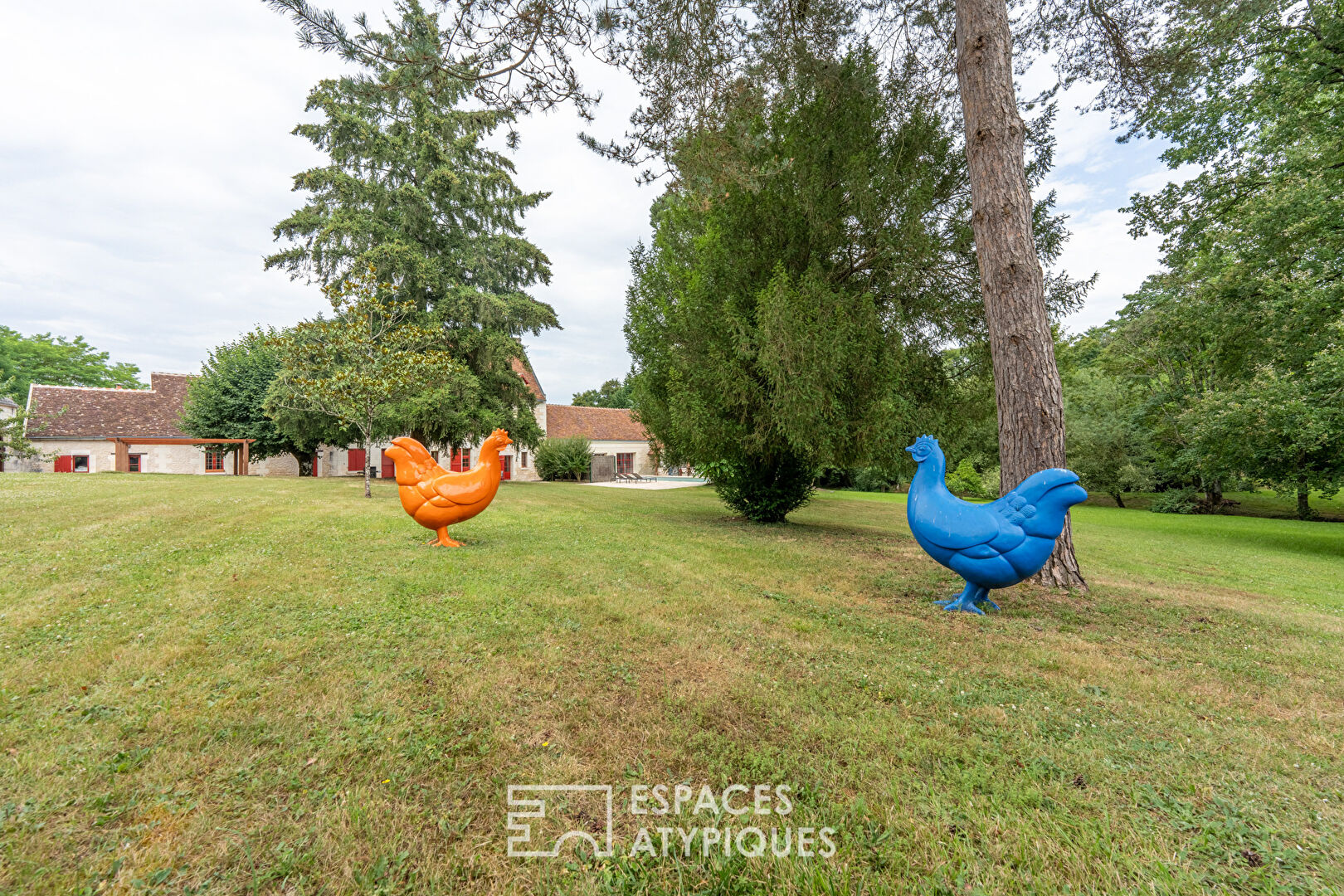 Demeure de caractère dans son parc arboré avec étang