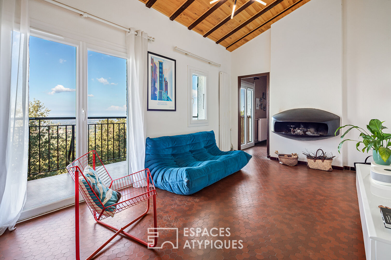 Provencal villa with view of the Vermeille coast