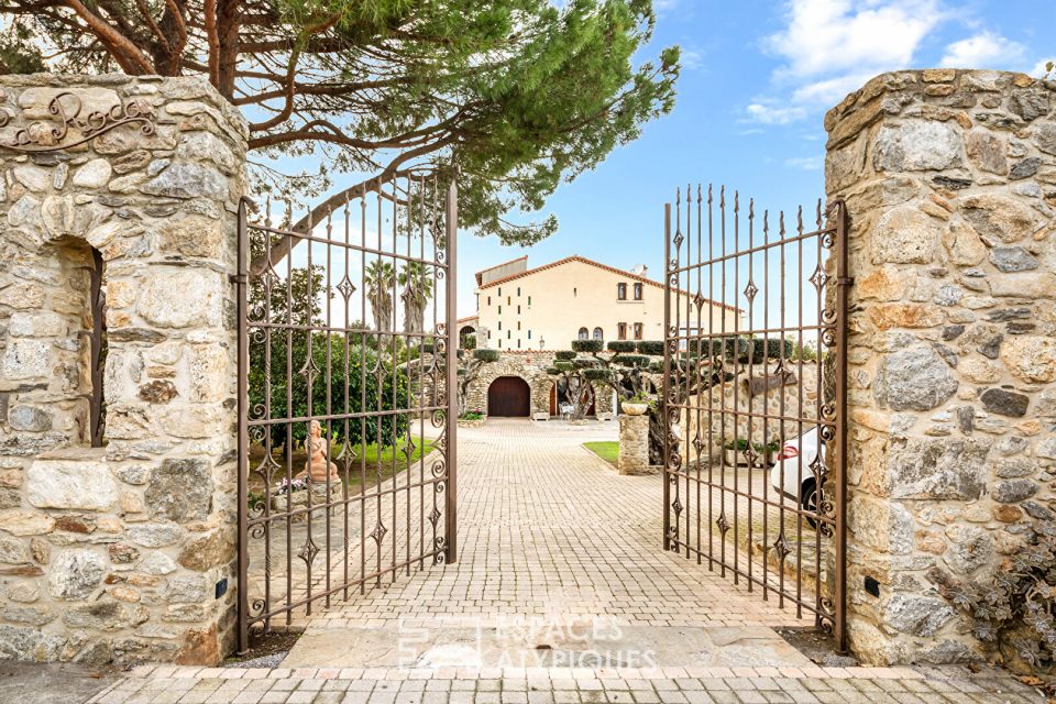 Maison de Caractère avec Jardin Paysager, Piscine et Vue sur les Albères