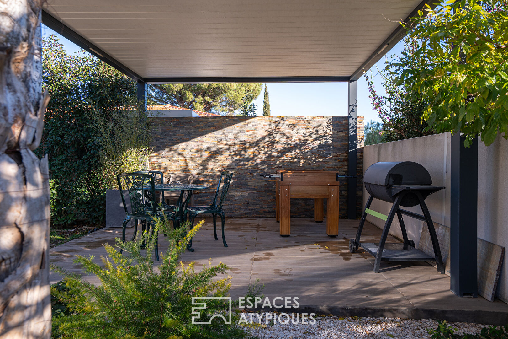 Villa contemporaine avec piscine dans un secteur prisé