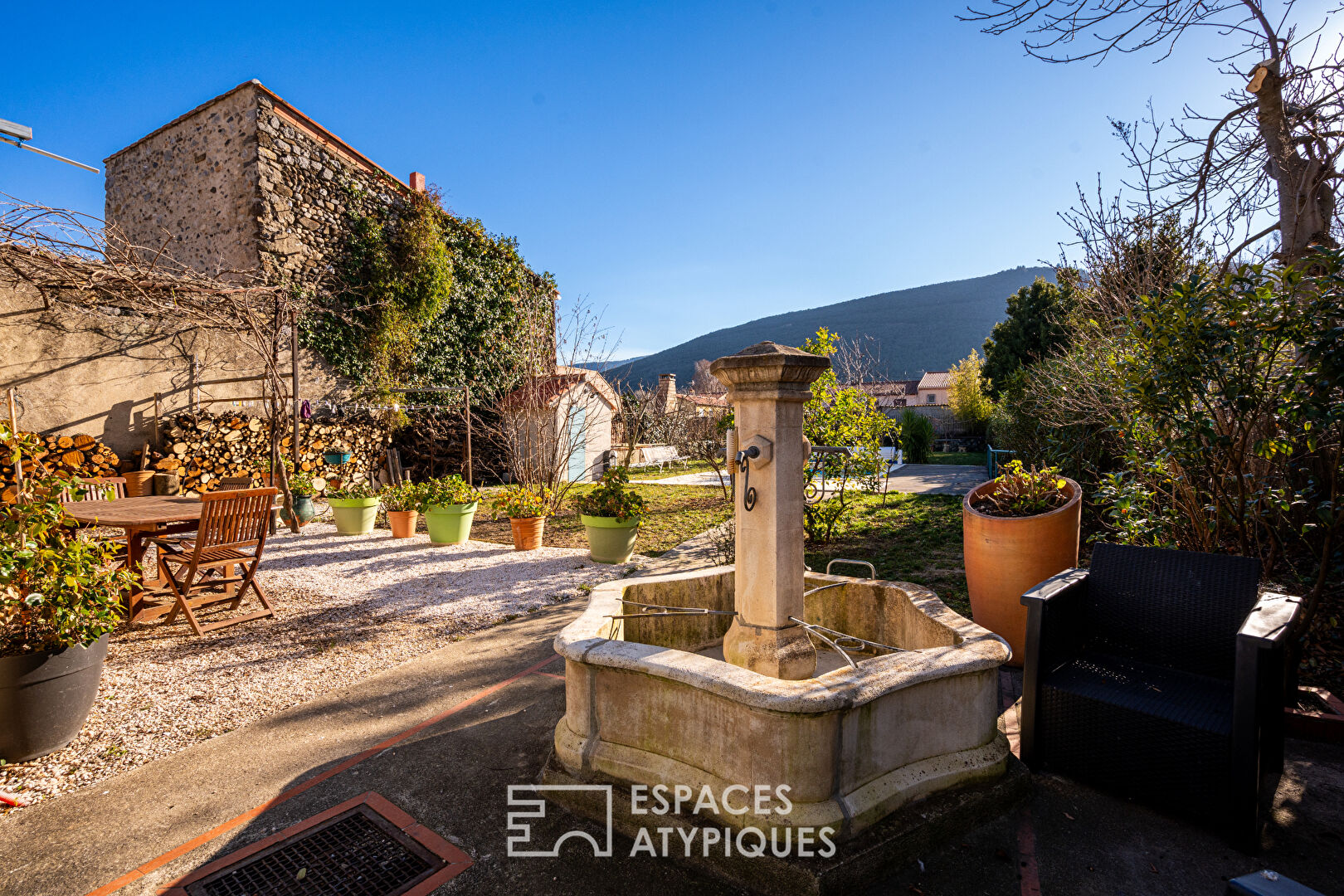 Authentique maison de village rénovée avec jardin et piscine