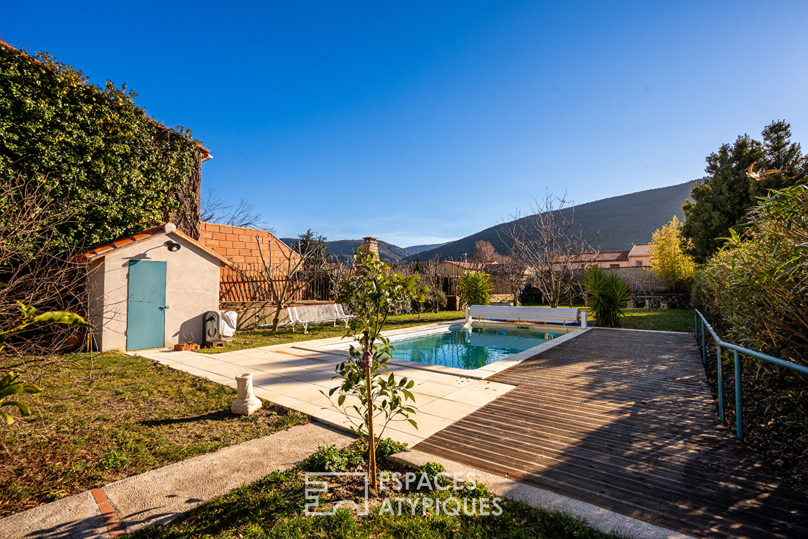 Authentique maison de village rénovée avec jardin et piscine