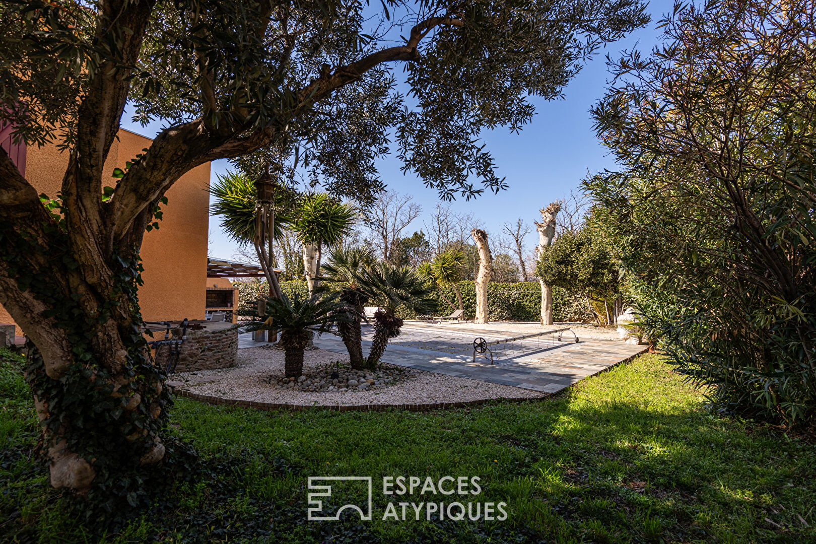 Villa méditerranéenne dans un cadre enchanteur avec piscine