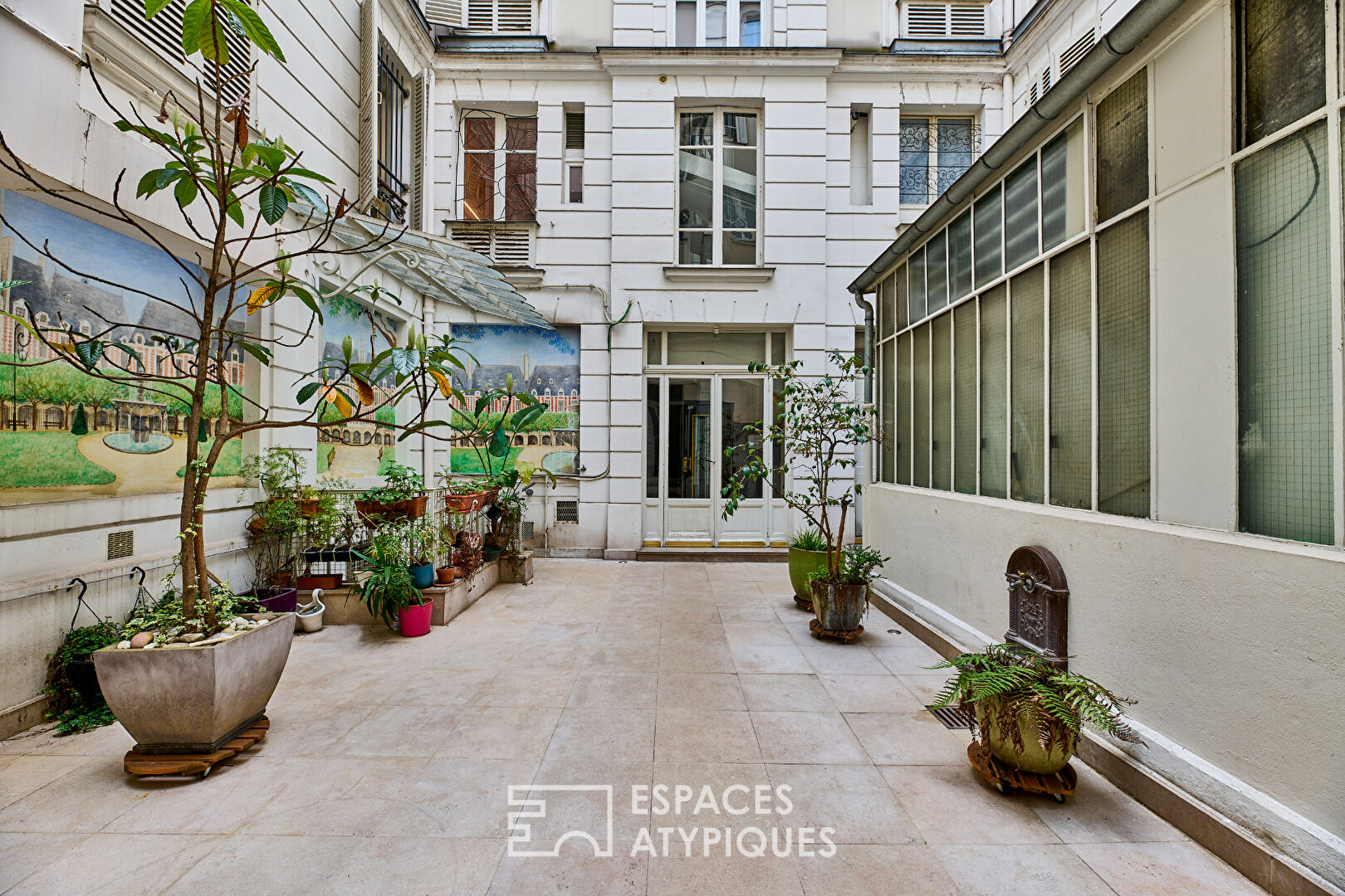 Contemporary apartment a stone’s throw from Place des Vosges