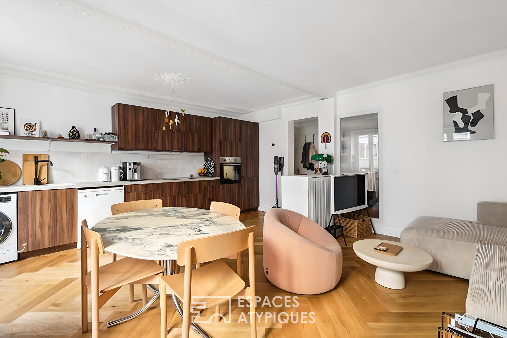 Renovated apartment near Rue des Rosiers