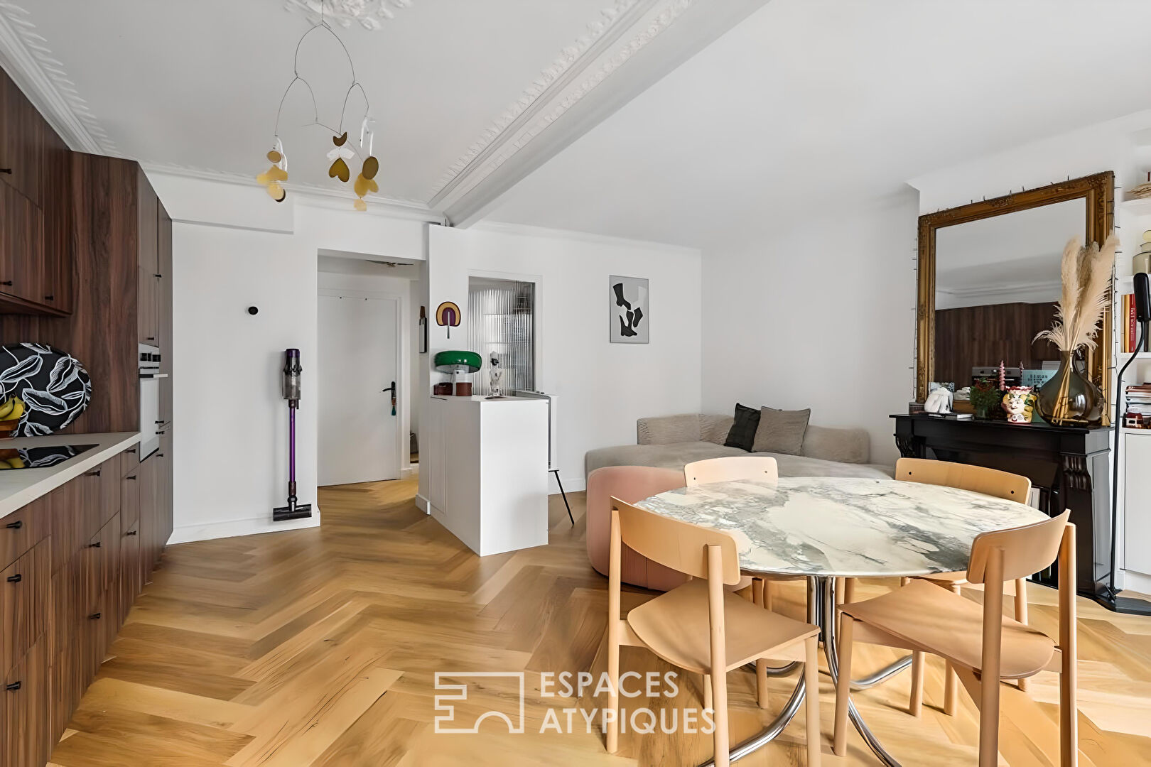 Renovated apartment near Rue des Rosiers