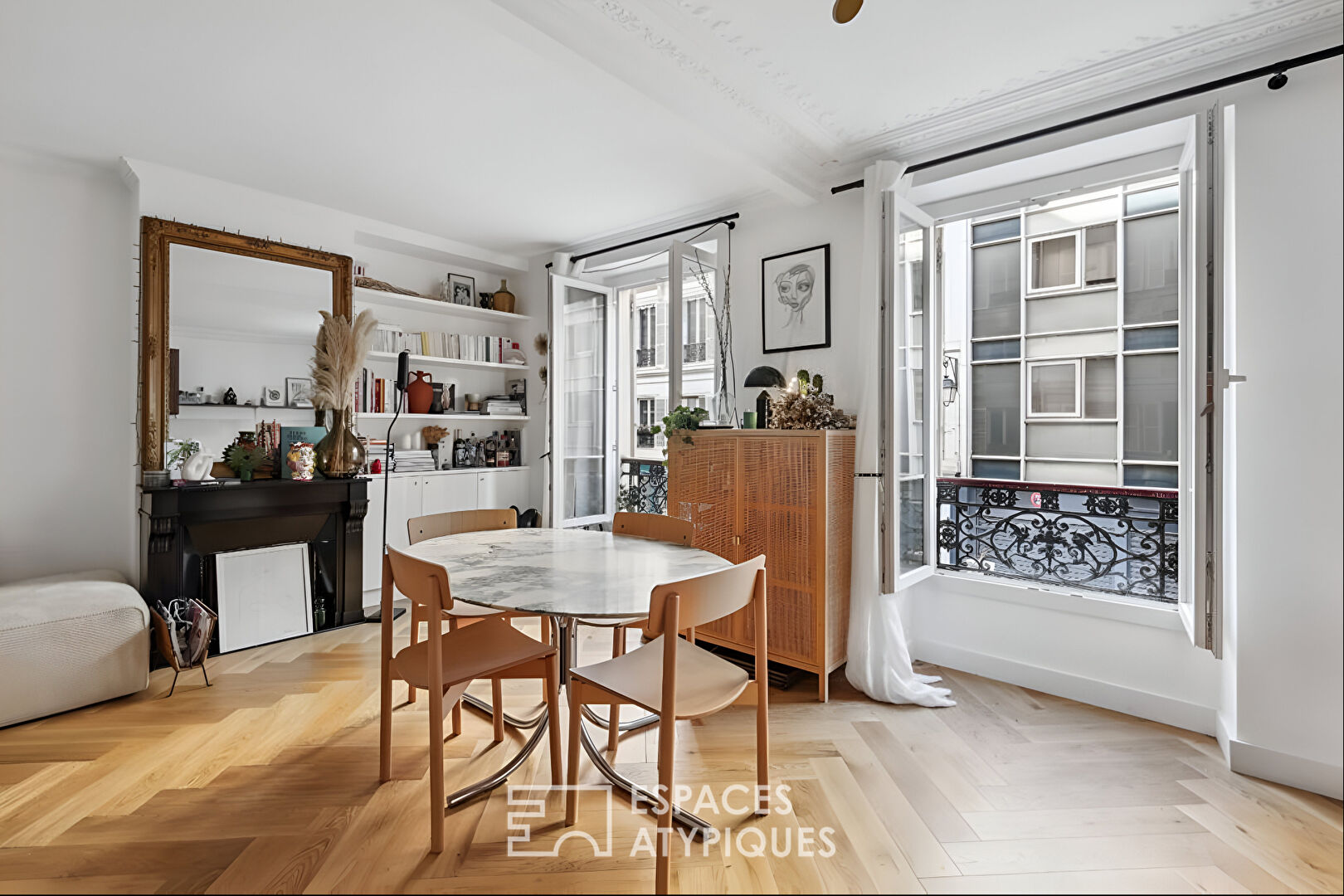 Renovated apartment near Rue des Rosiers