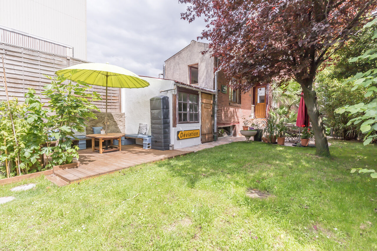 Charming triplex with view and garden