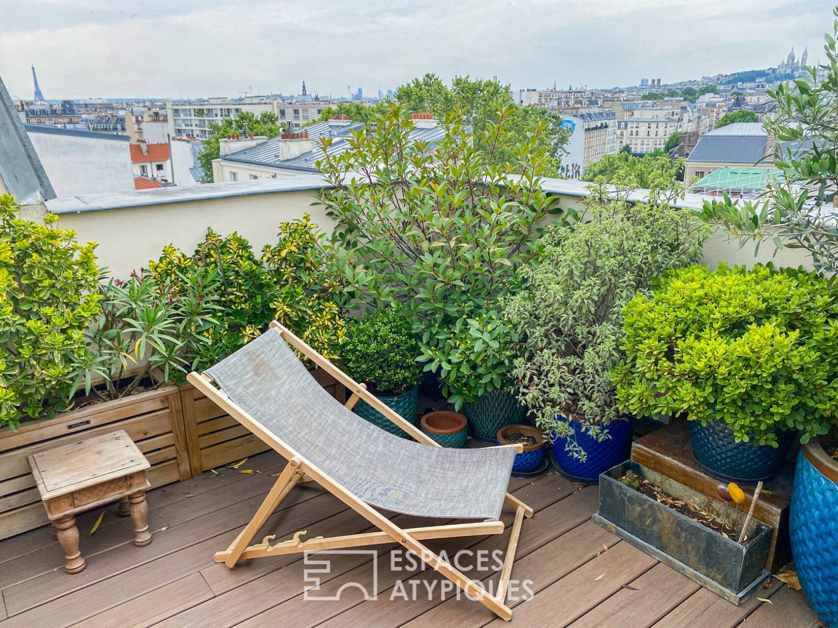Triplex on top floor and terrace with view
