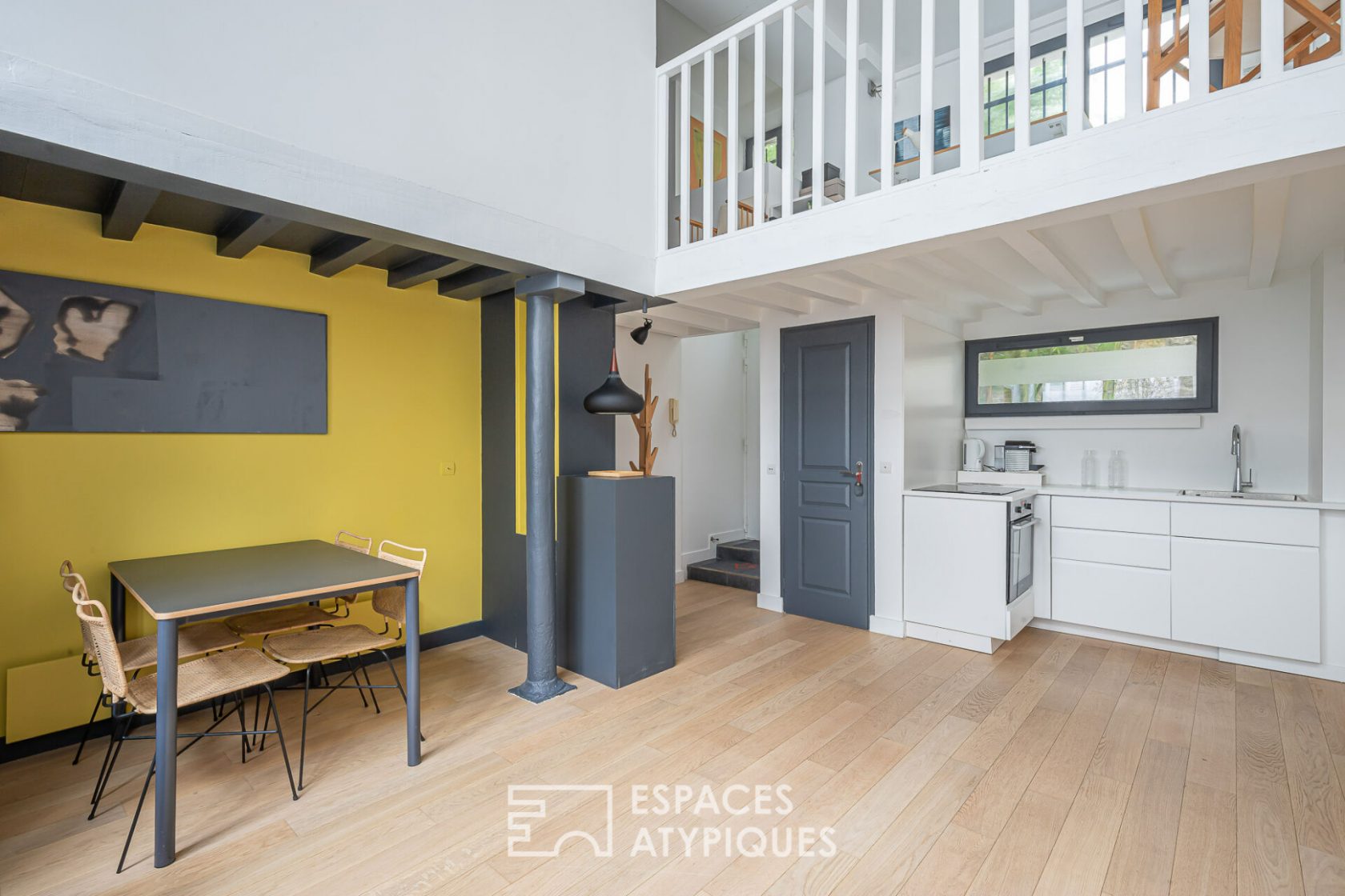 Mini-loft duplex in Montmartre
