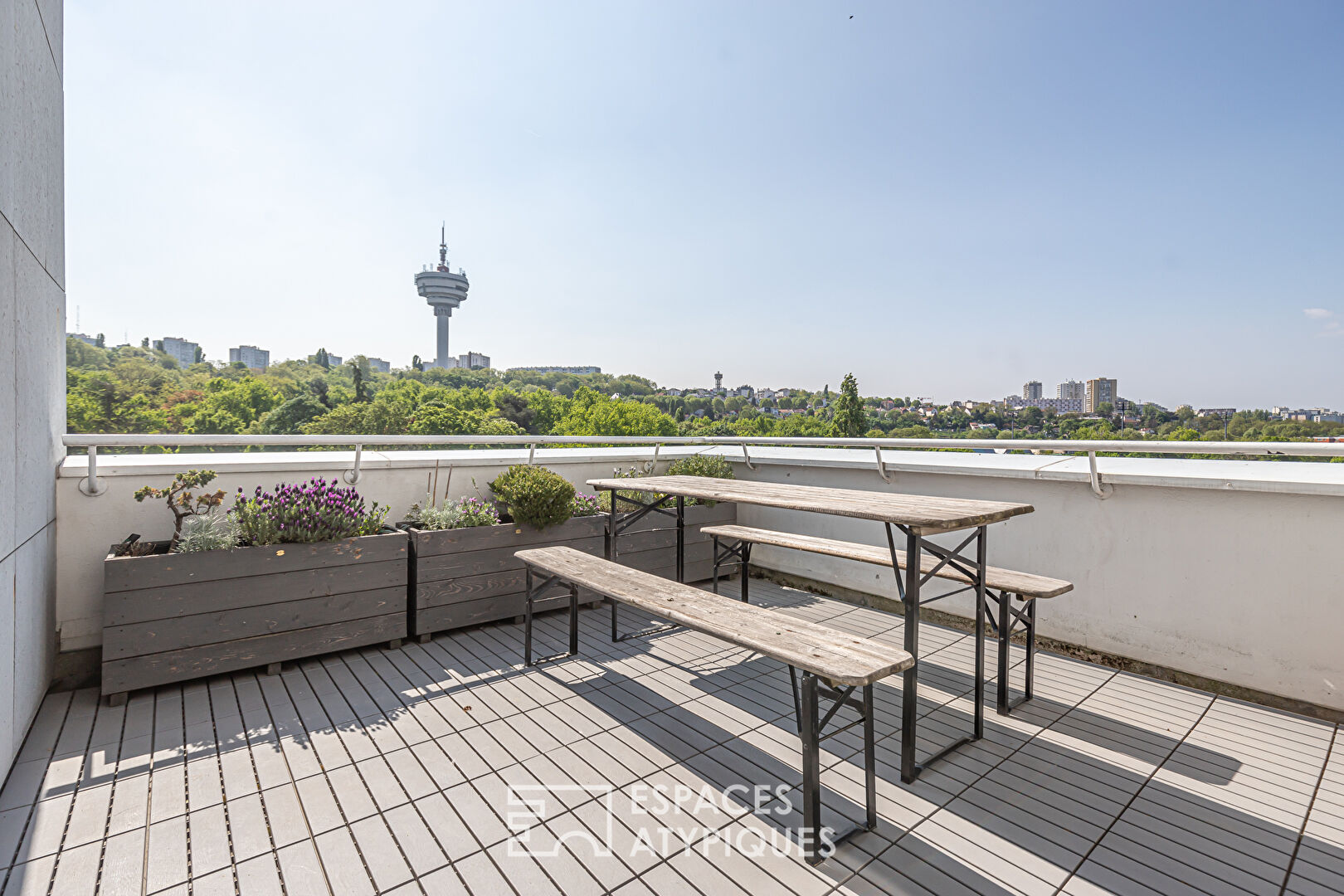 Apartment with terrace and panoramic view
