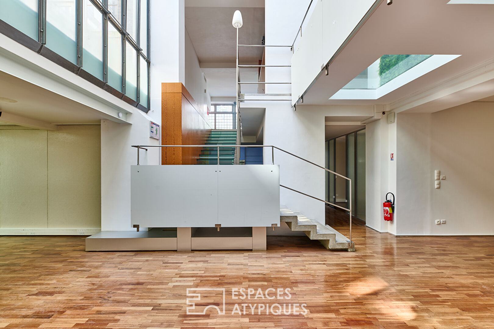 Loft avec piscine et commercialité au Marché Saint-Martin