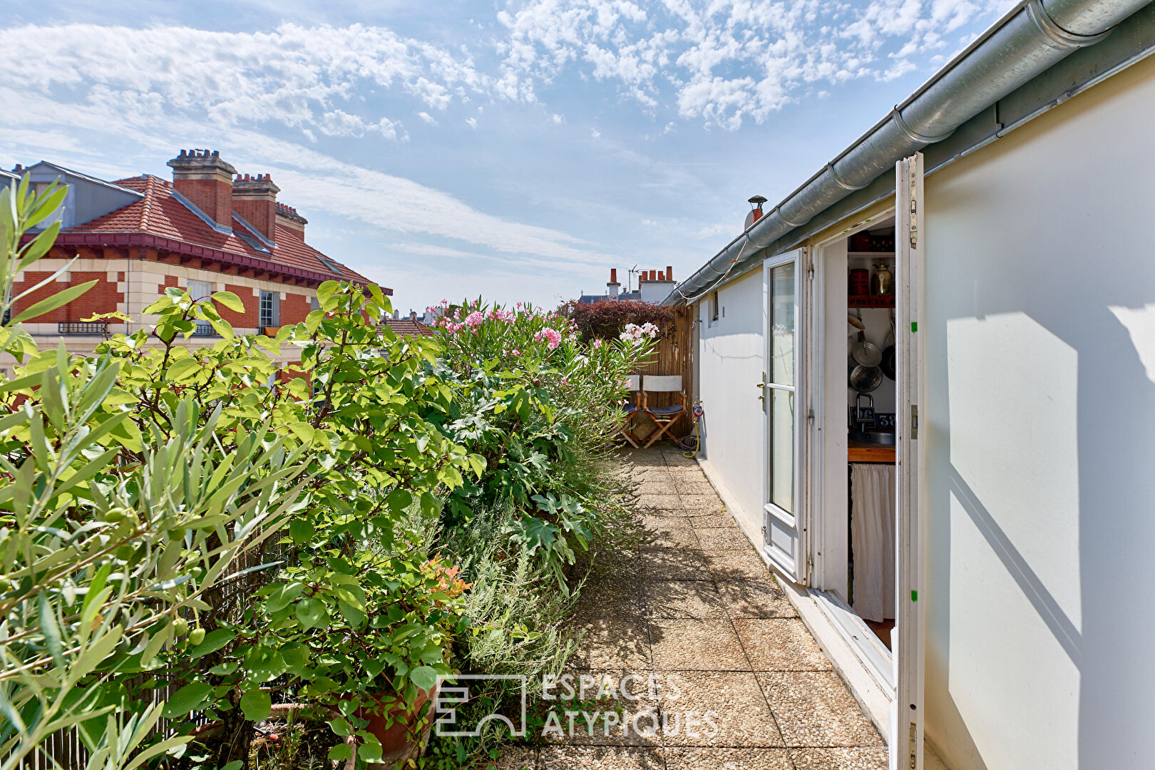 Appartement dans le Marais au dernier étage avec terrasse