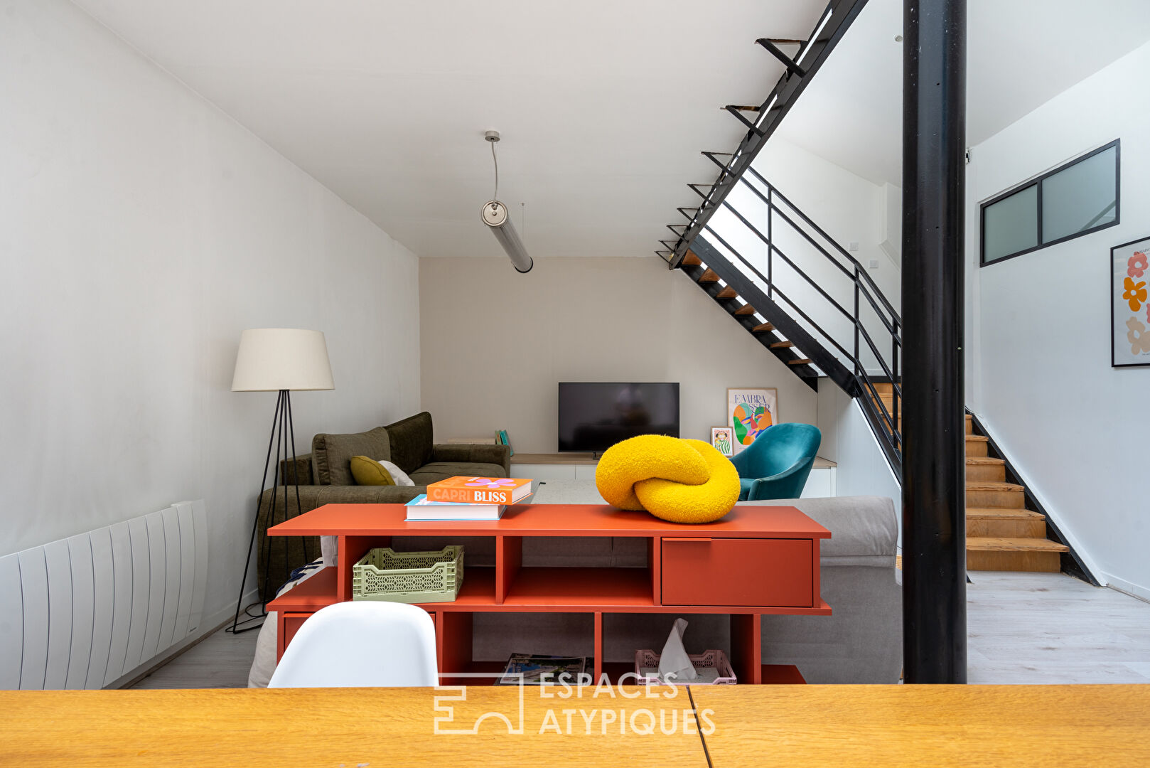 Art Deco loft with mezzanine in the Oberkampf district