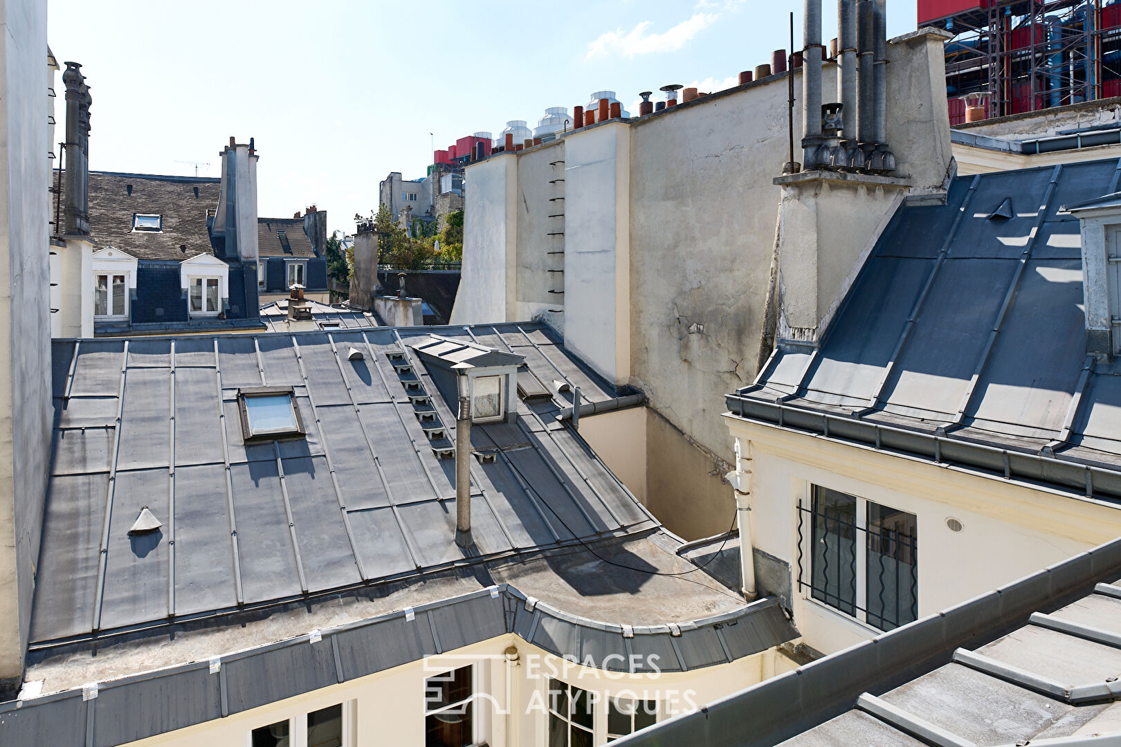 Appartements avec vue sur les toits de Paris, en plein coeur du Marais