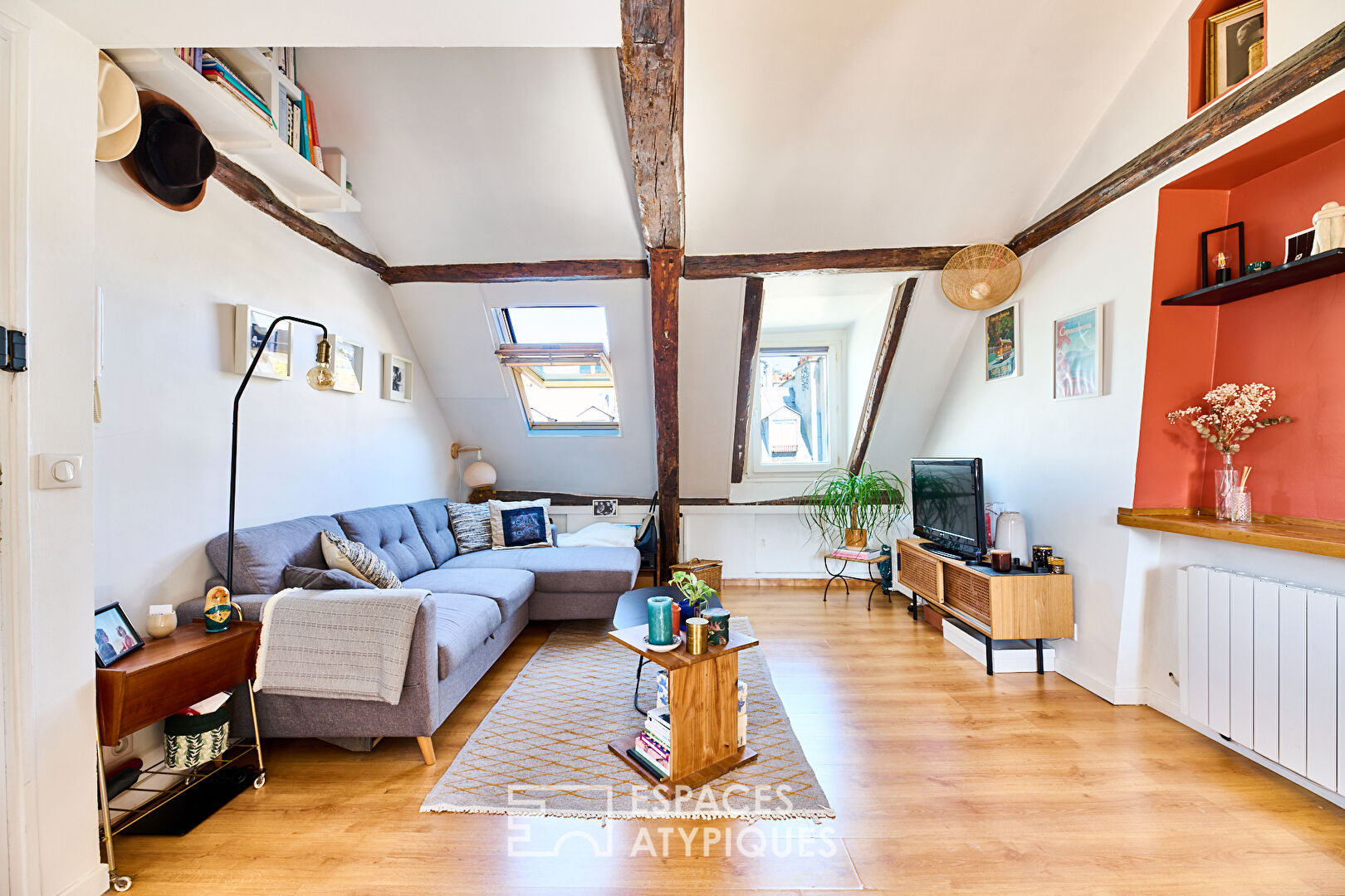 Apartments with a view of the rooftops of Paris, in the heart of the Marais