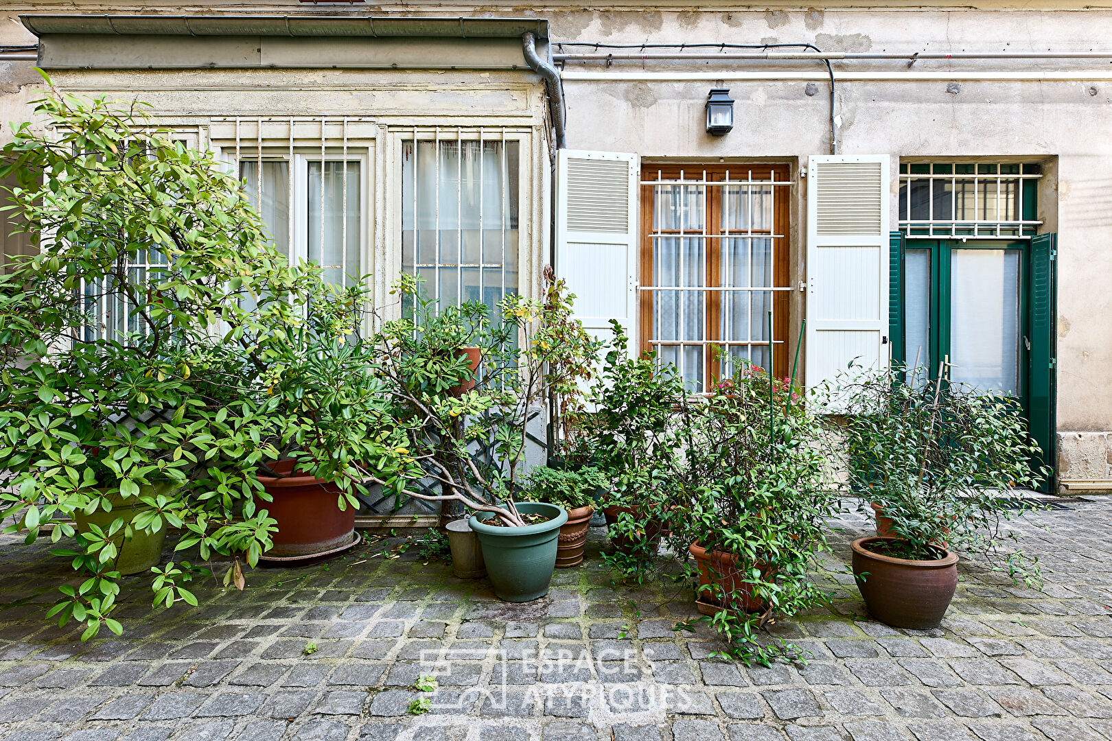 Sunny studio in the heart of the historic Marais