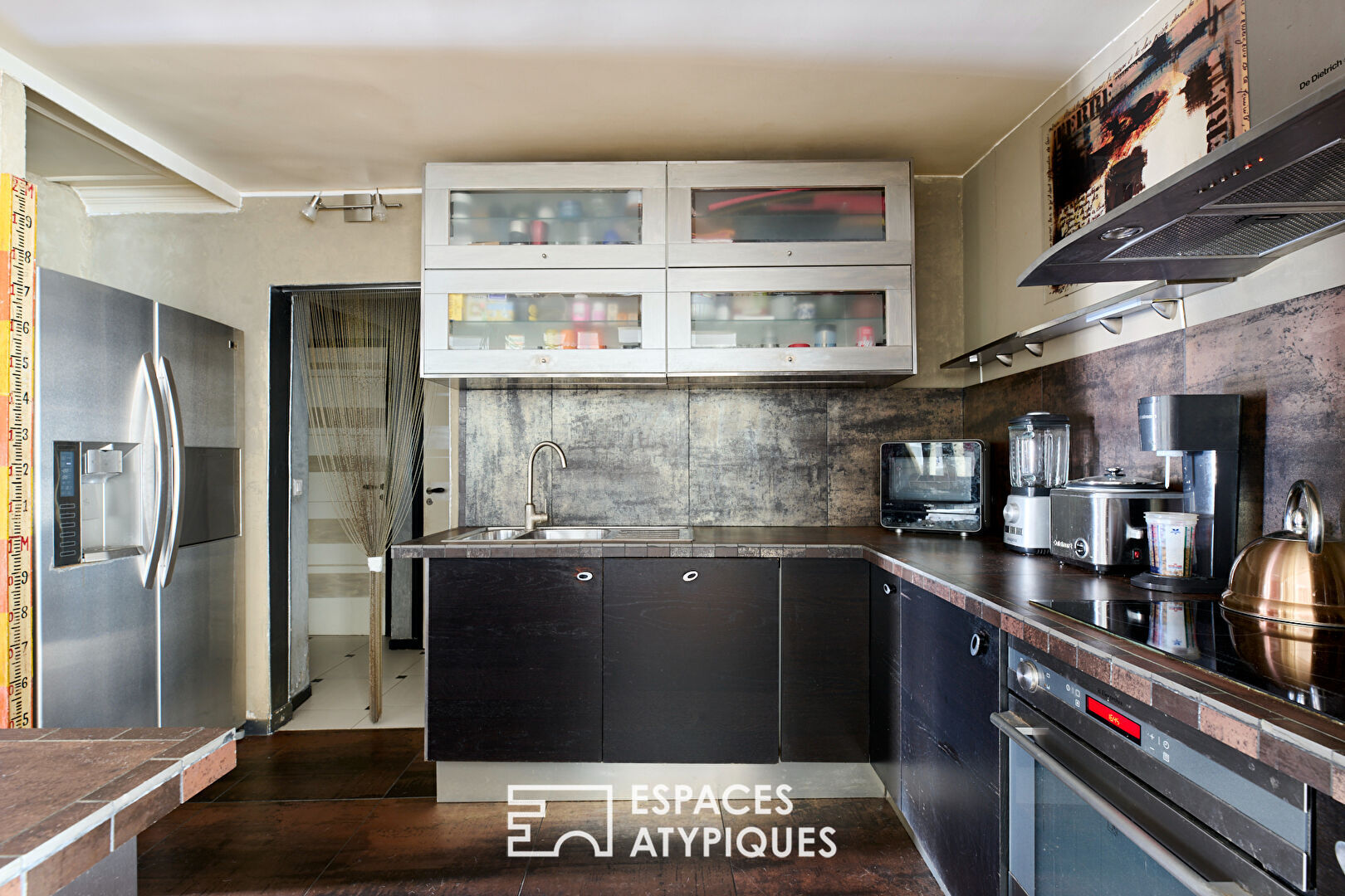 Elegant duplex in the heart of a vibrant district of the 3rd arrondissement