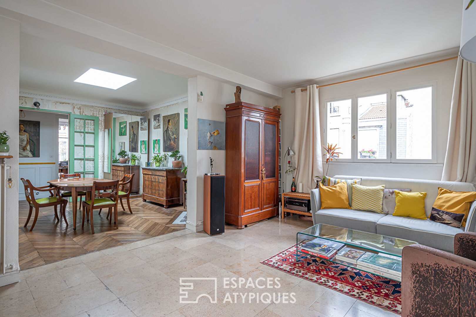 Top floor with balcony and terrace in Gambetta