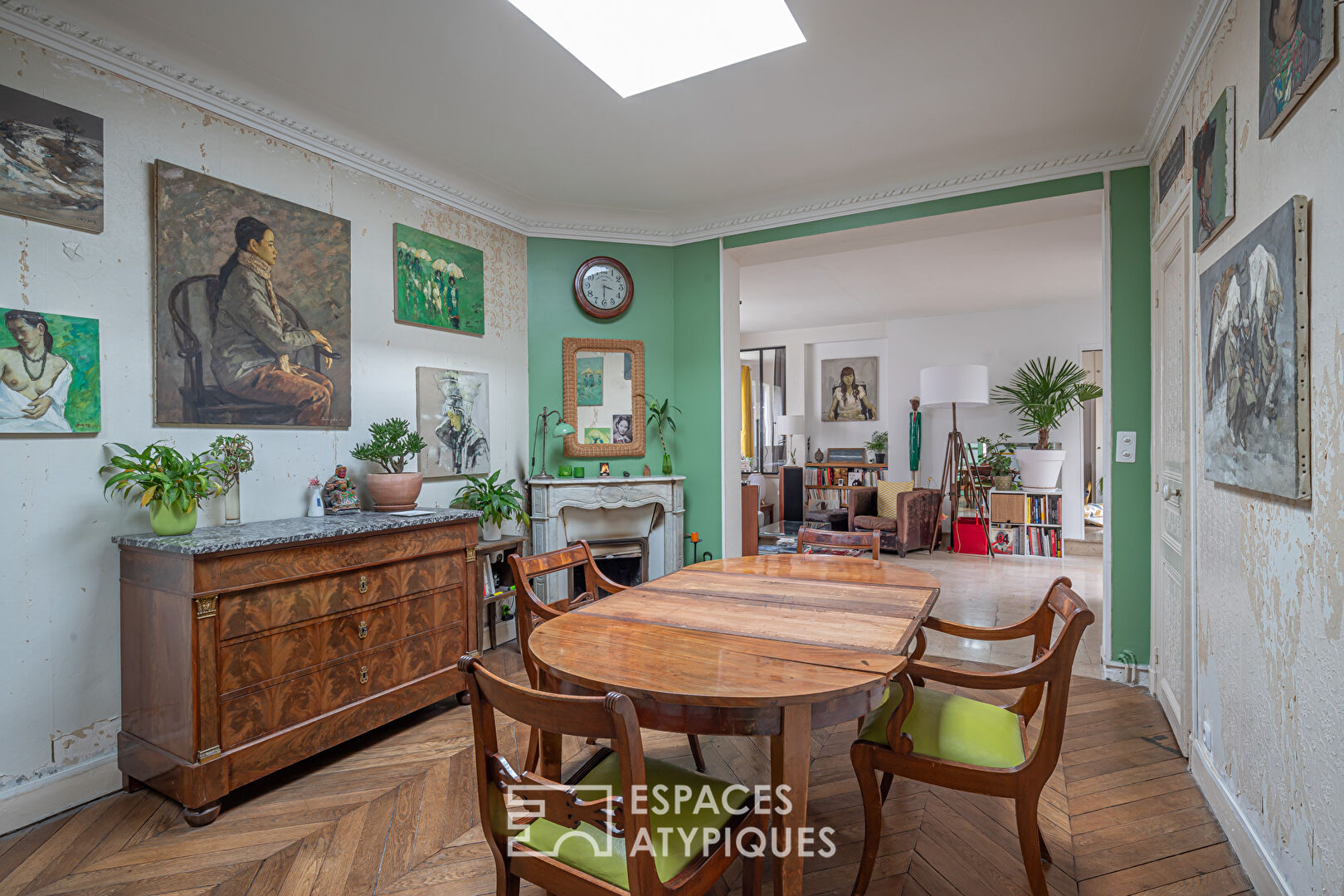 Top floor with balcony and terrace in Gambetta