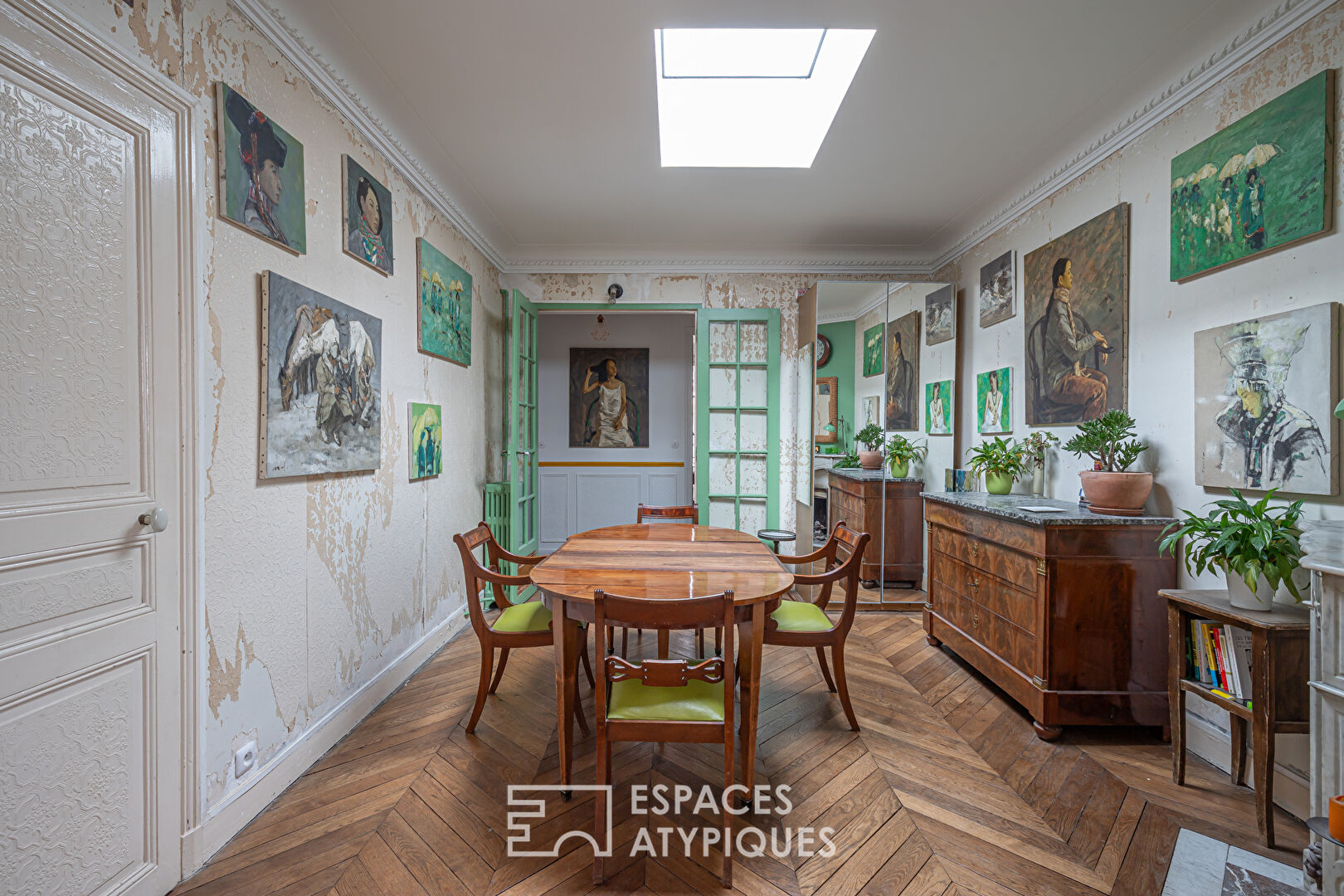 Top floor with balcony and terrace in Gambetta