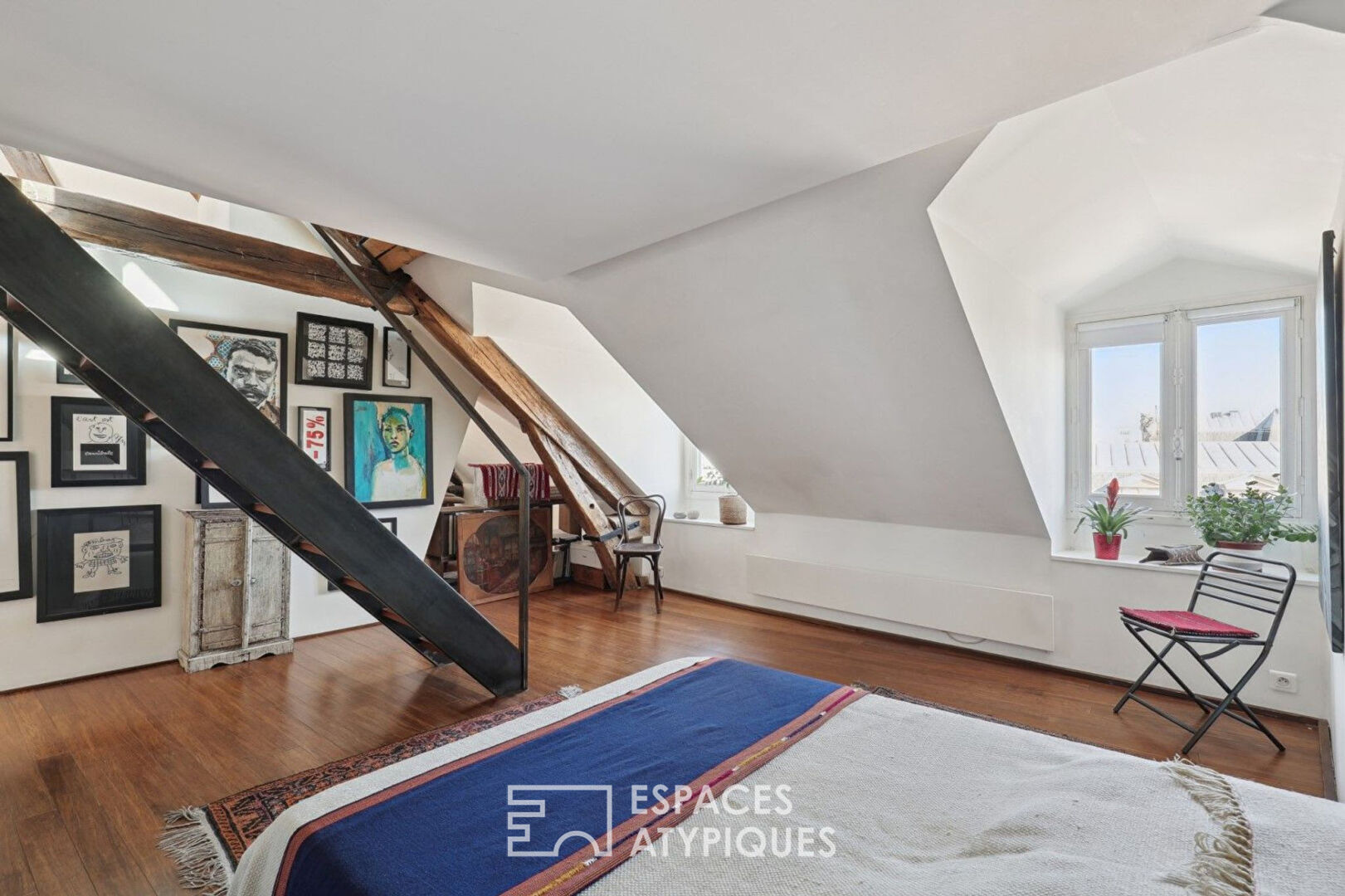 Architect’s duplex with view of Montmartre in the heart of the Enfants Rouges district