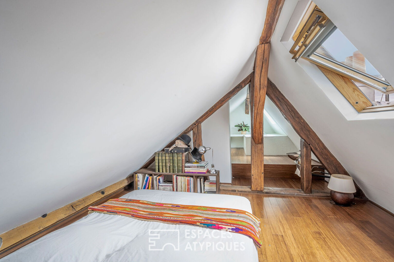 Architect’s duplex with view of Montmartre in the heart of the Enfants Rouges district