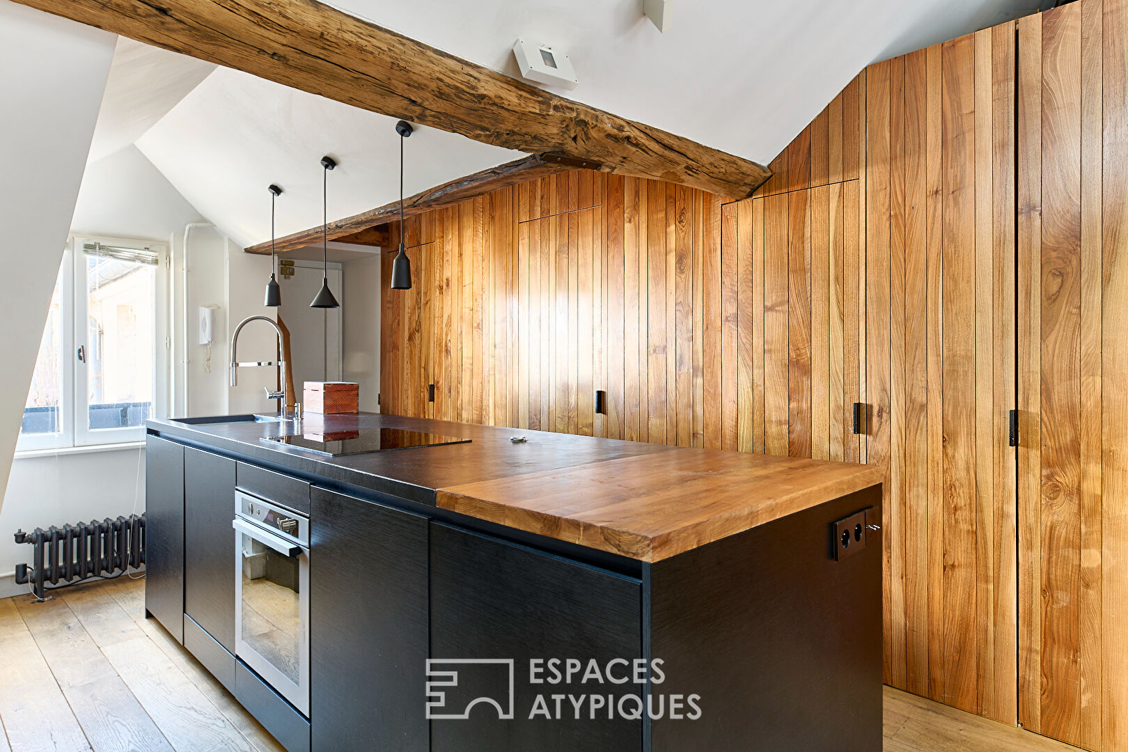 Apartment renovated with charm in the heart of Village Saint-Paul.