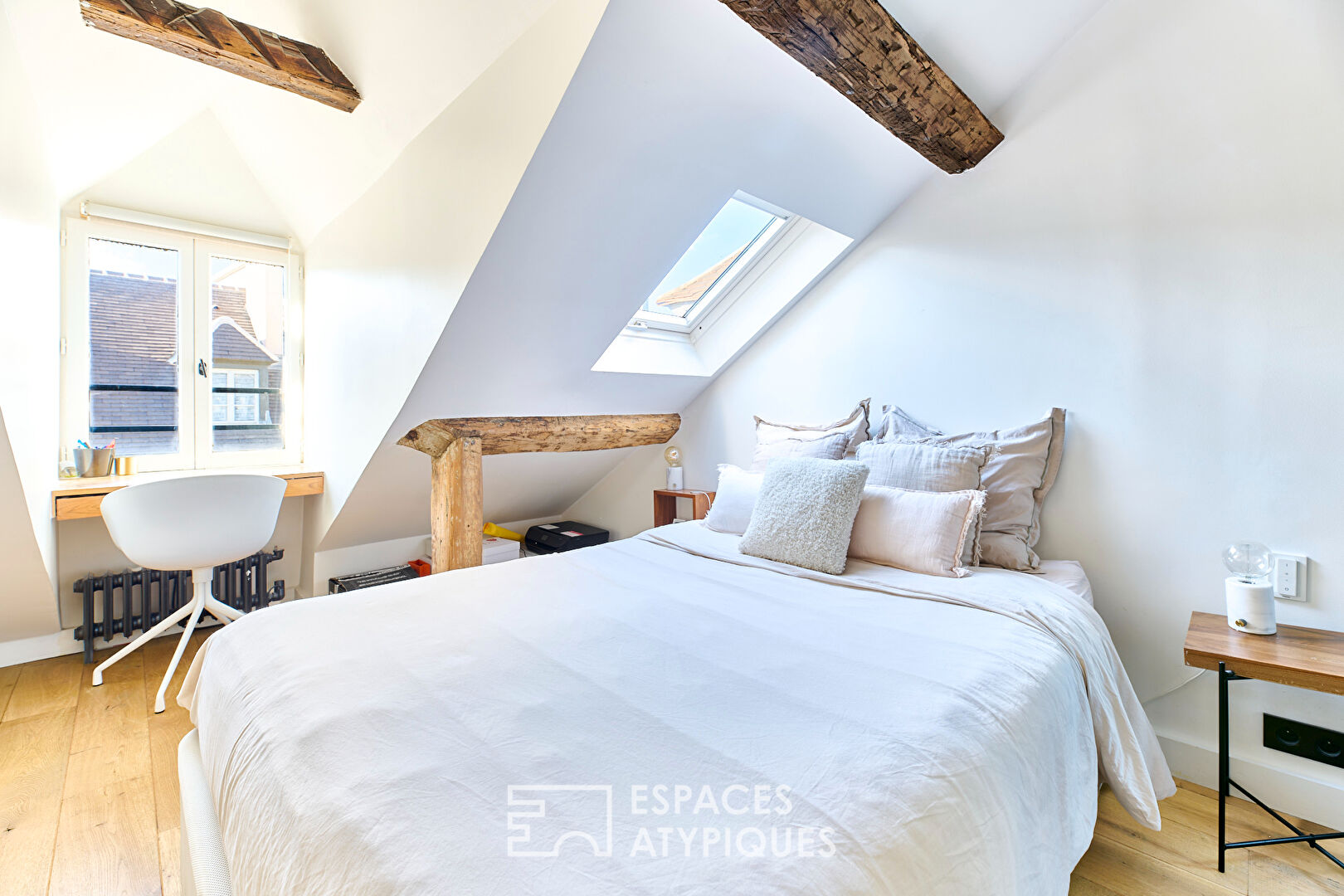 Apartment renovated with charm in the heart of Village Saint-Paul.