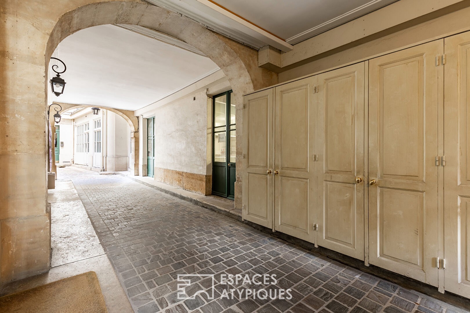 Commercial premises in the heart of the Marais