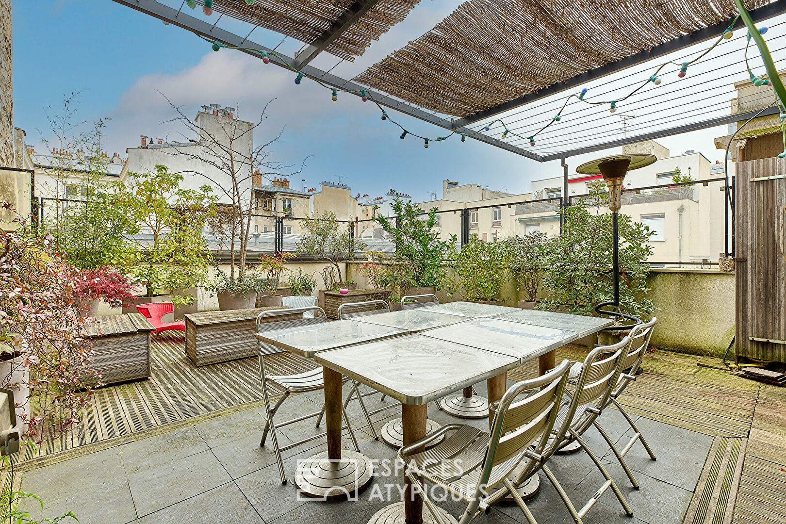 Duplex with terraces on the top floor