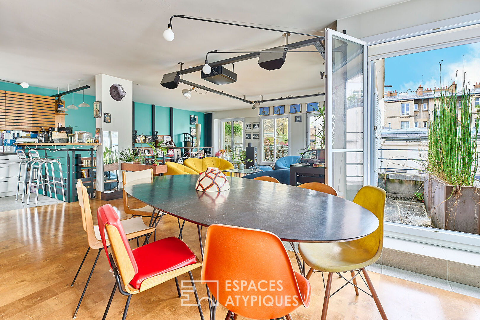 Duplex with terraces on the top floor