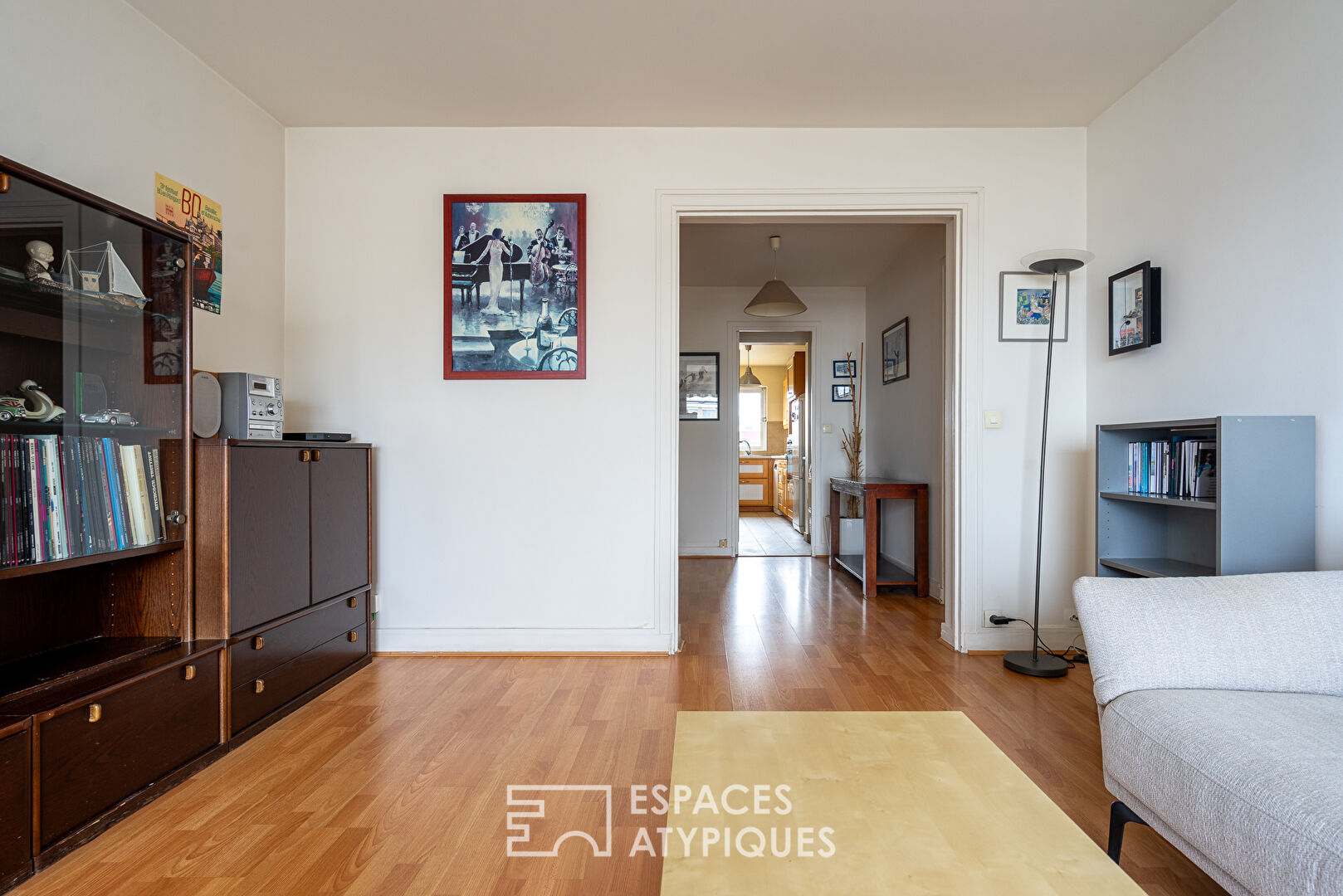 Crossing apartment with view of the monuments