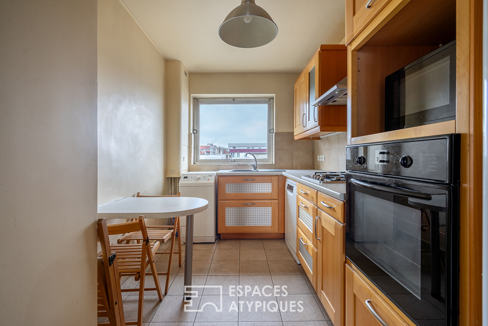 Crossing apartment with view of the monuments