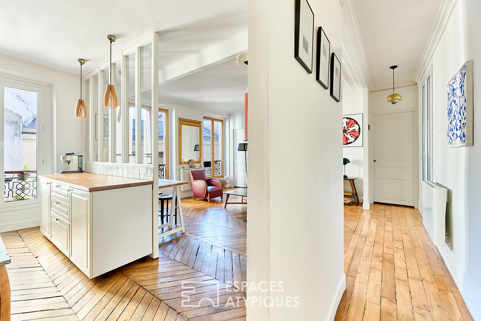 Appartement lumineux entre les Buttes-Chaumont et le Parc de Belleville