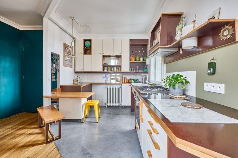 Appartement traversant en étage élevé aux Buttes Chaumont