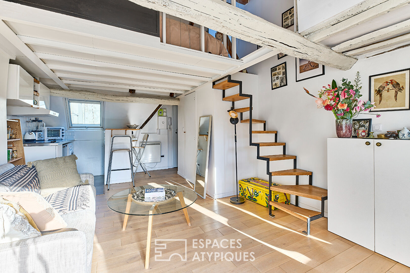 Appartement avec terrasse dans le Marais en dernier étage