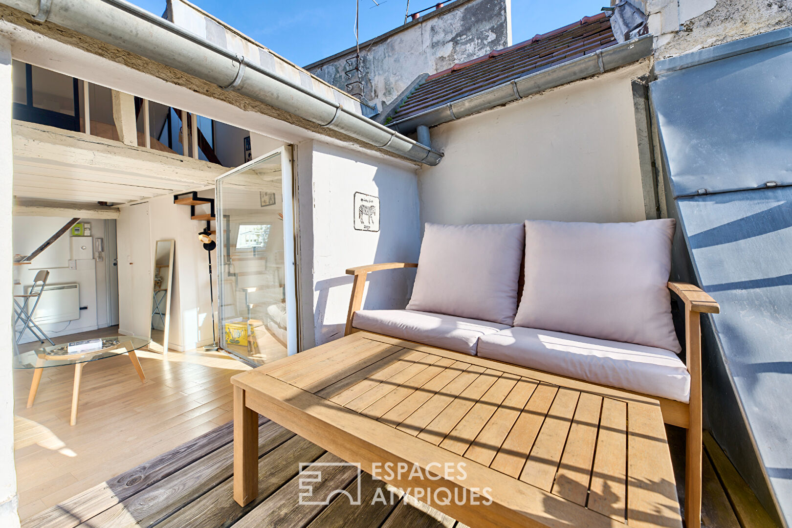 Appartement avec terrasse dans le Marais en dernier étage