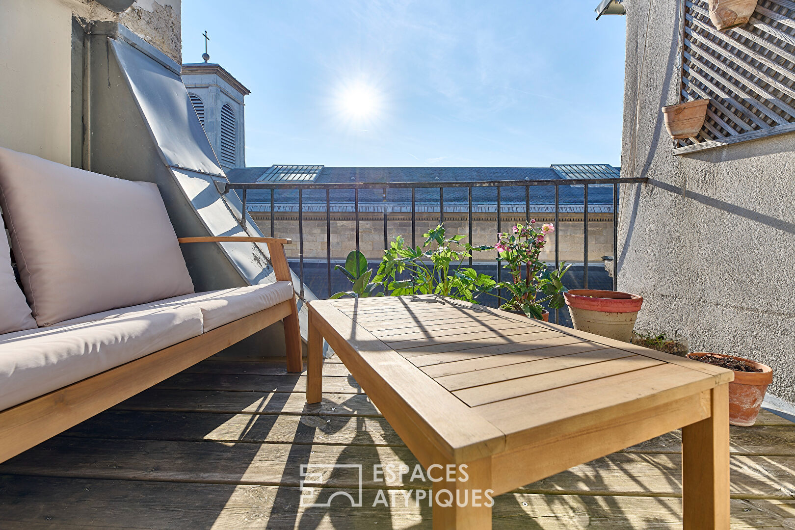 Appartement avec terrasse dans le Marais en dernier étage