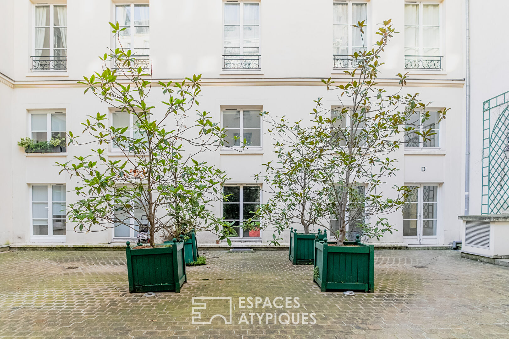 Duplex sur cour dans un Hôtel Particulier du Haut Marais