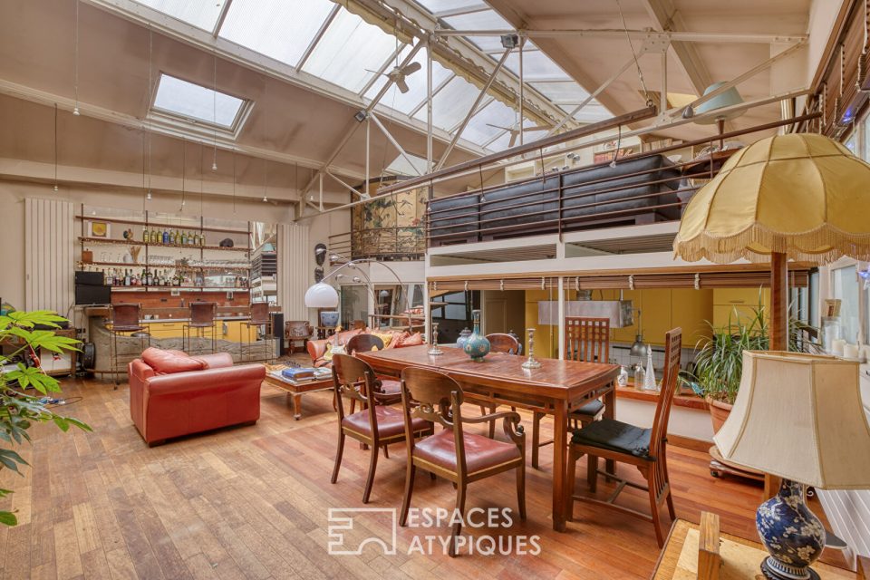 Loft industriel sur cour avec jouissance d'une terrasse