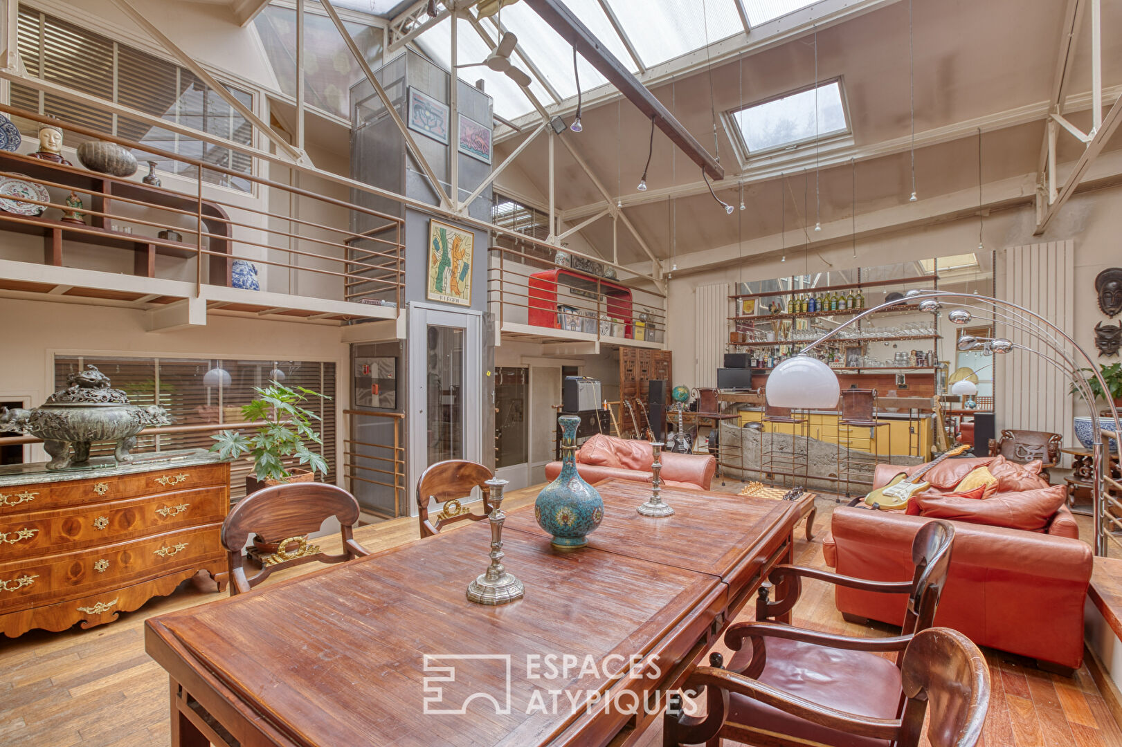 Loft industriel sur cour avec jouissance d’une terrasse