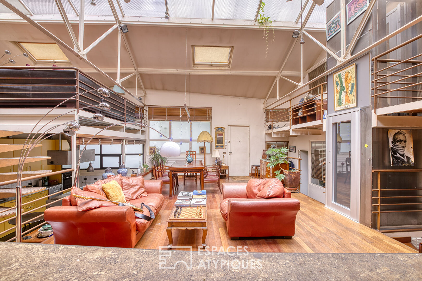 Loft industriel sur cour avec jouissance d’une terrasse