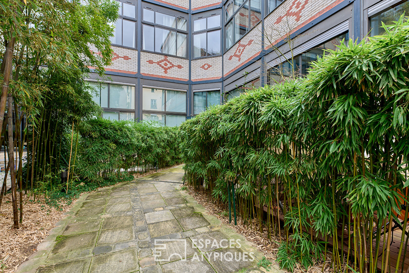 Characterful architect-designed loft in the heart of the Canal Saint-Martin